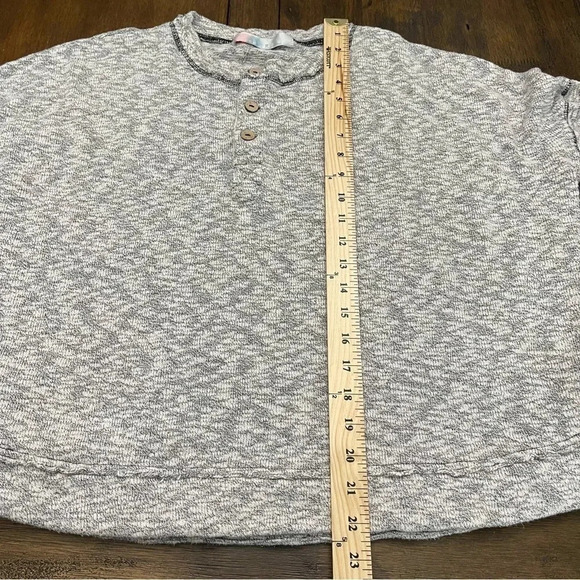 Free People Beach oversized gray pullover Henley. XS. EUC - Picture 5 of 9